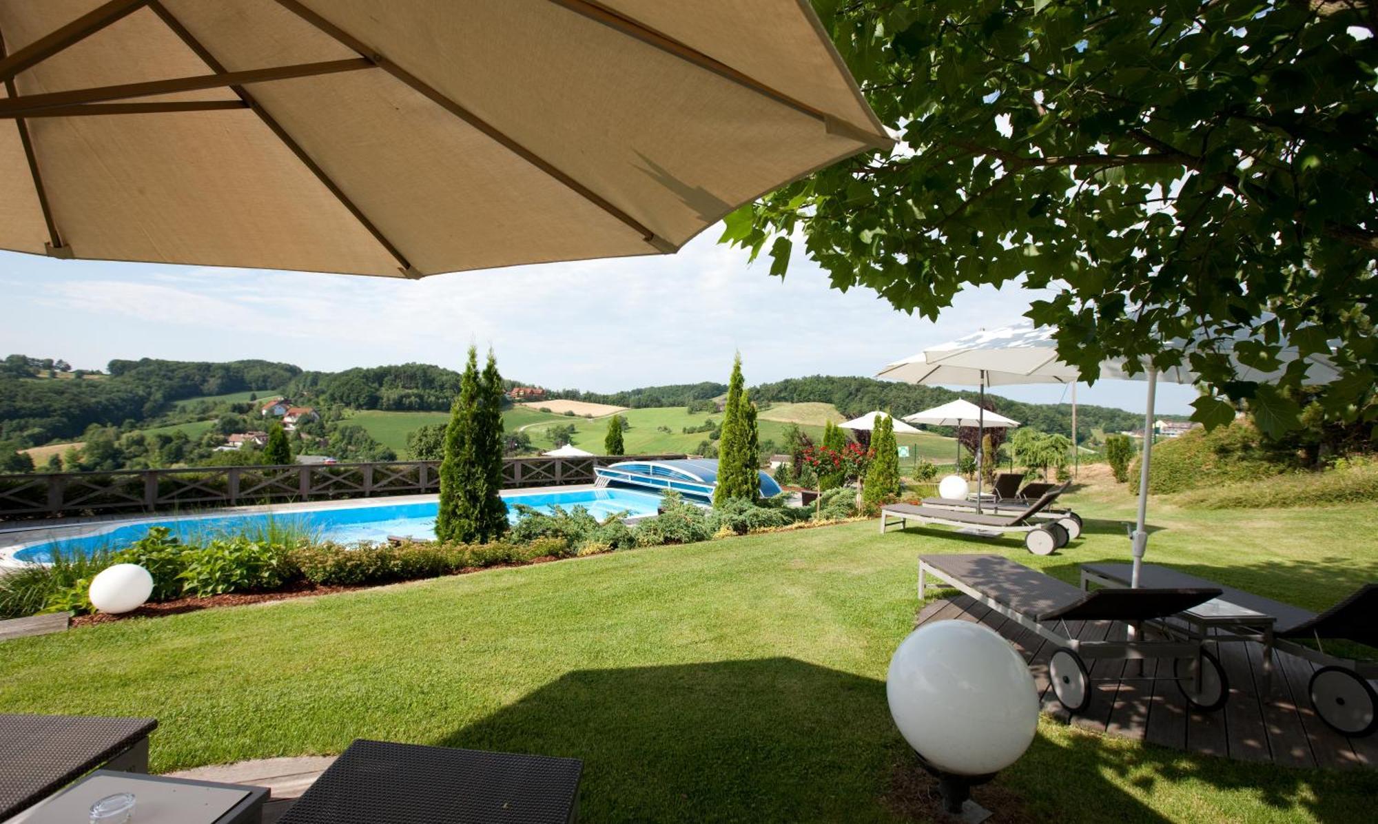 Maiers Kuschelhotel Loipersdorf Deluxe - Adults Only Loipersdorf bei Fürstenfeld Exterior foto
