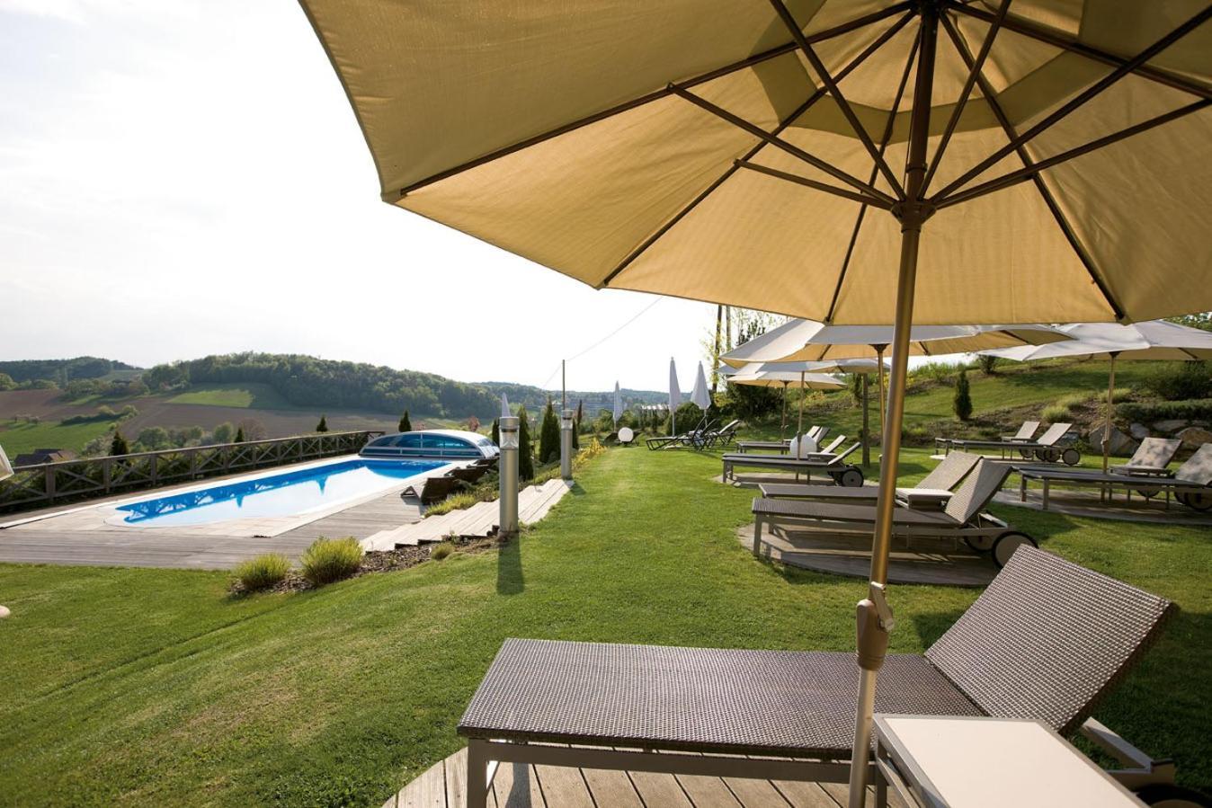 Maiers Kuschelhotel Loipersdorf Deluxe - Adults Only Loipersdorf bei Fürstenfeld Exterior foto