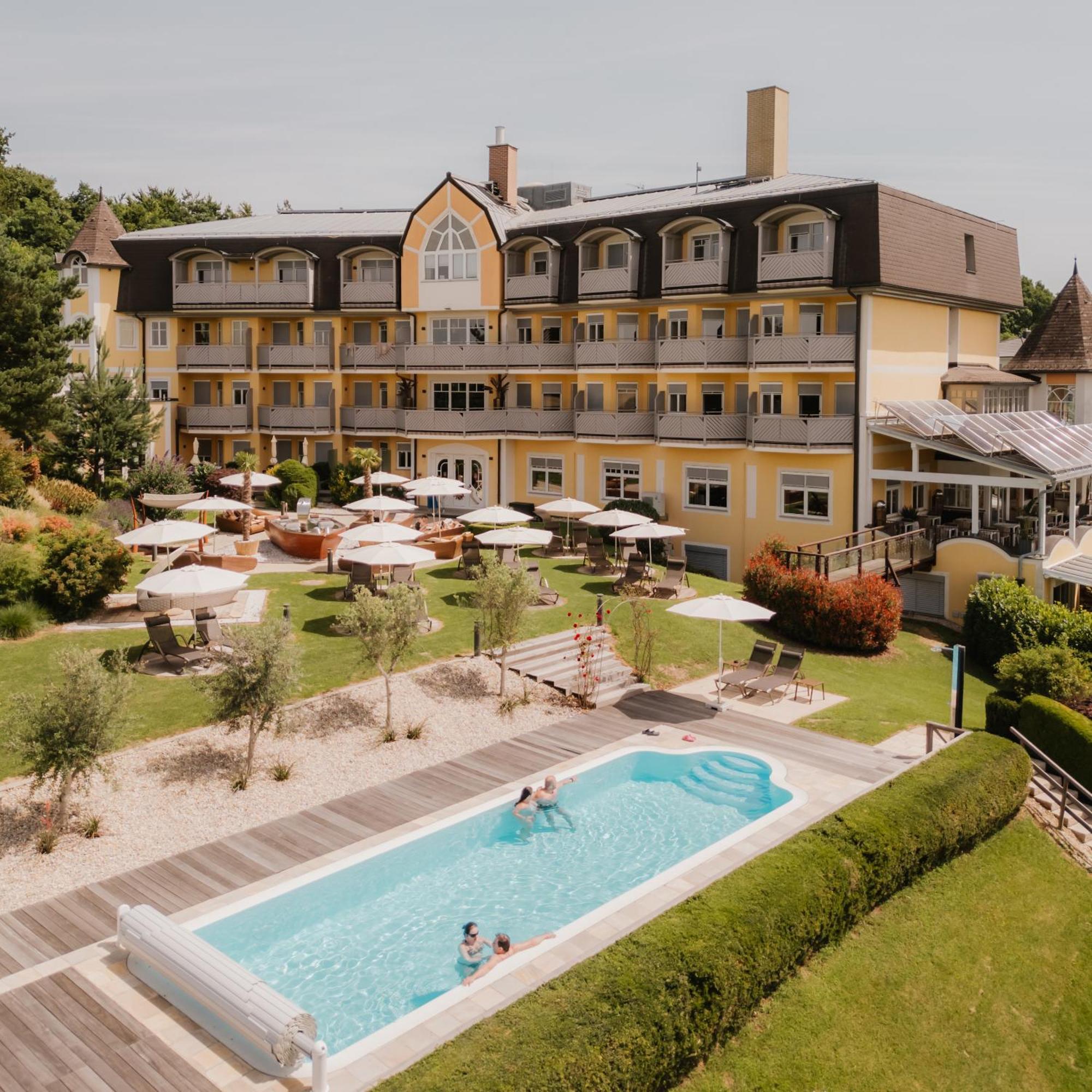 Maiers Kuschelhotel Loipersdorf Deluxe - Adults Only Loipersdorf bei Fürstenfeld Exterior foto